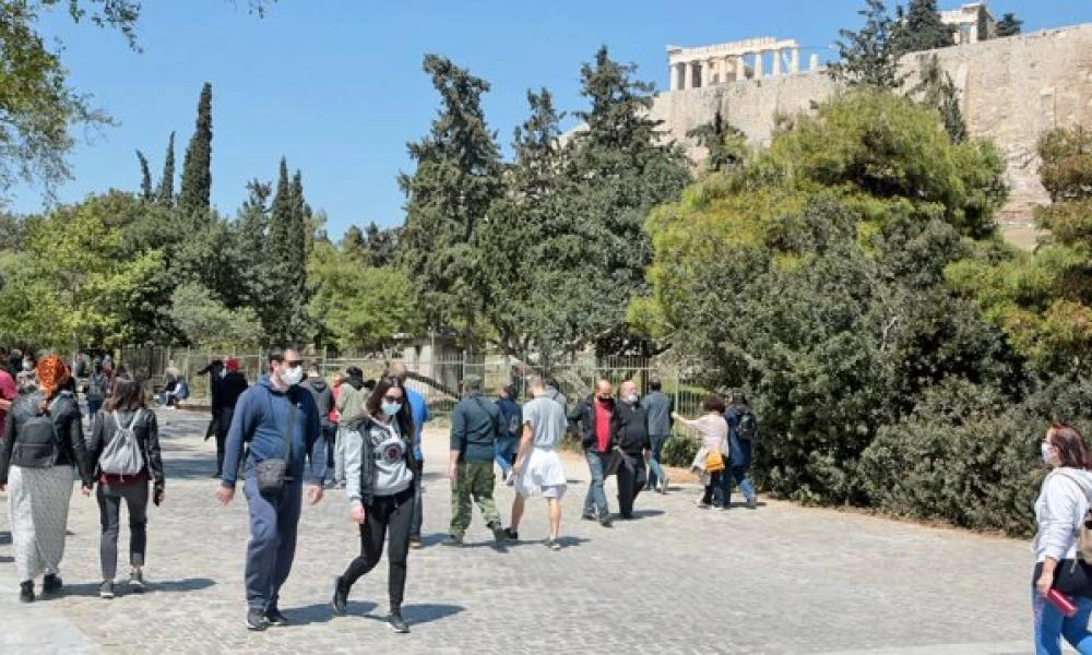 Αναμενόμενα τα 50.000 κρούσματα – Πότε θα έχουμε αποκλιμάκωση